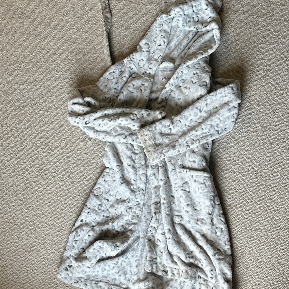 Gilly Hicks Light Gray Patterned Robe - Picture 1 of 5